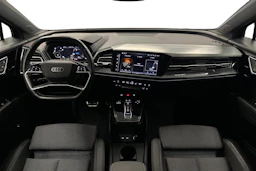 musta Audi Q4 e-tron 2023 kuva 7.