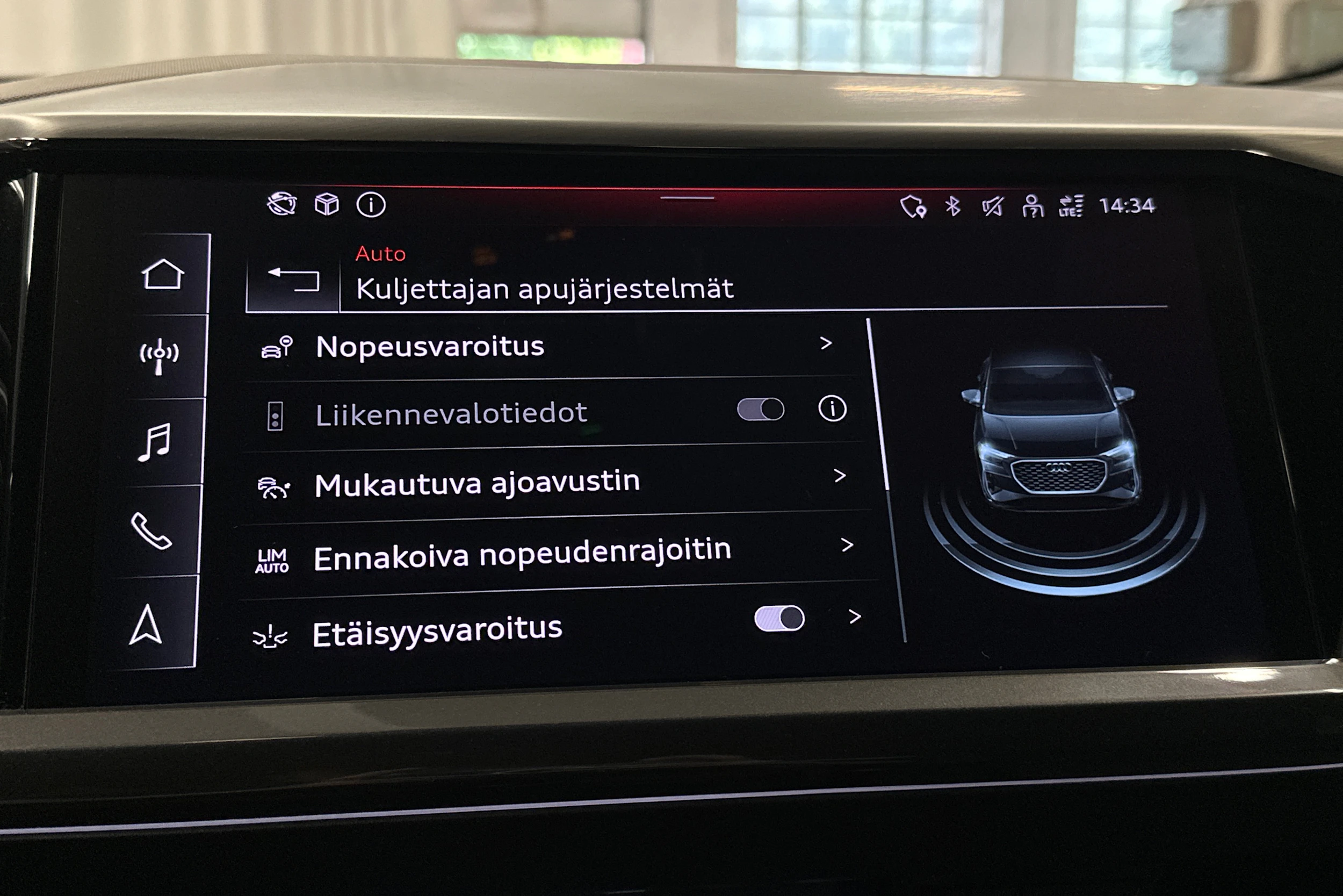 musta Audi Q4 e-tron 2023 kuva 23.