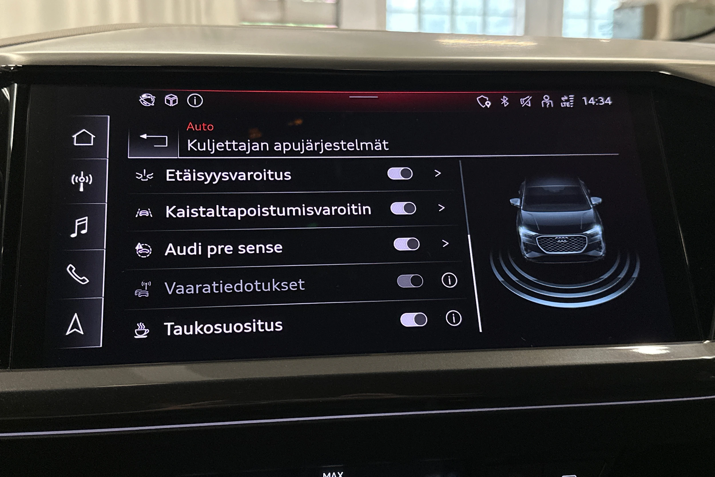 musta Audi Q4 e-tron 2023 kuva 24.
