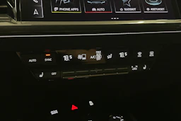 musta Audi Q4 e-tron 2023 kuva 26.