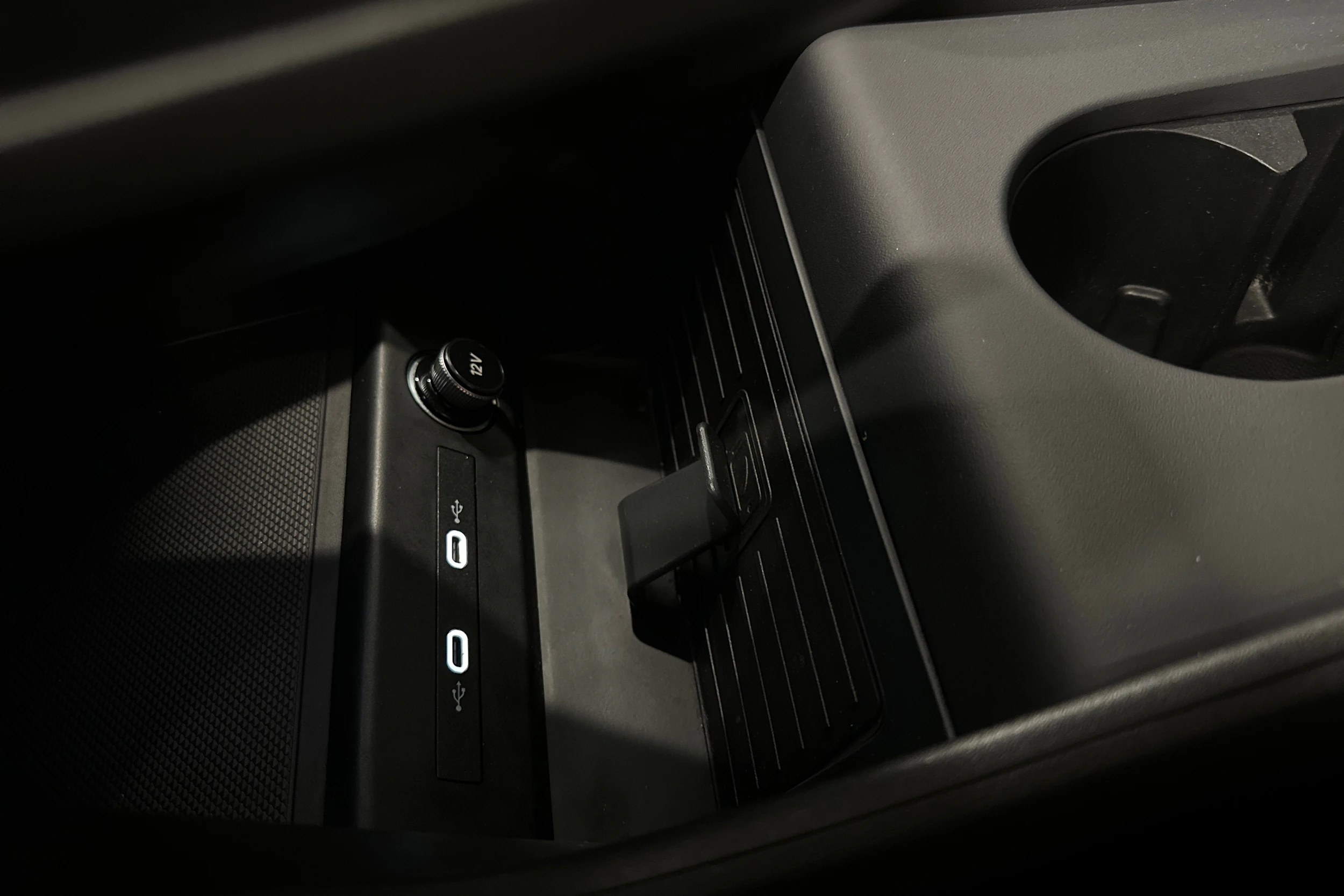 musta Audi Q4 e-tron 2023 kuva 28.