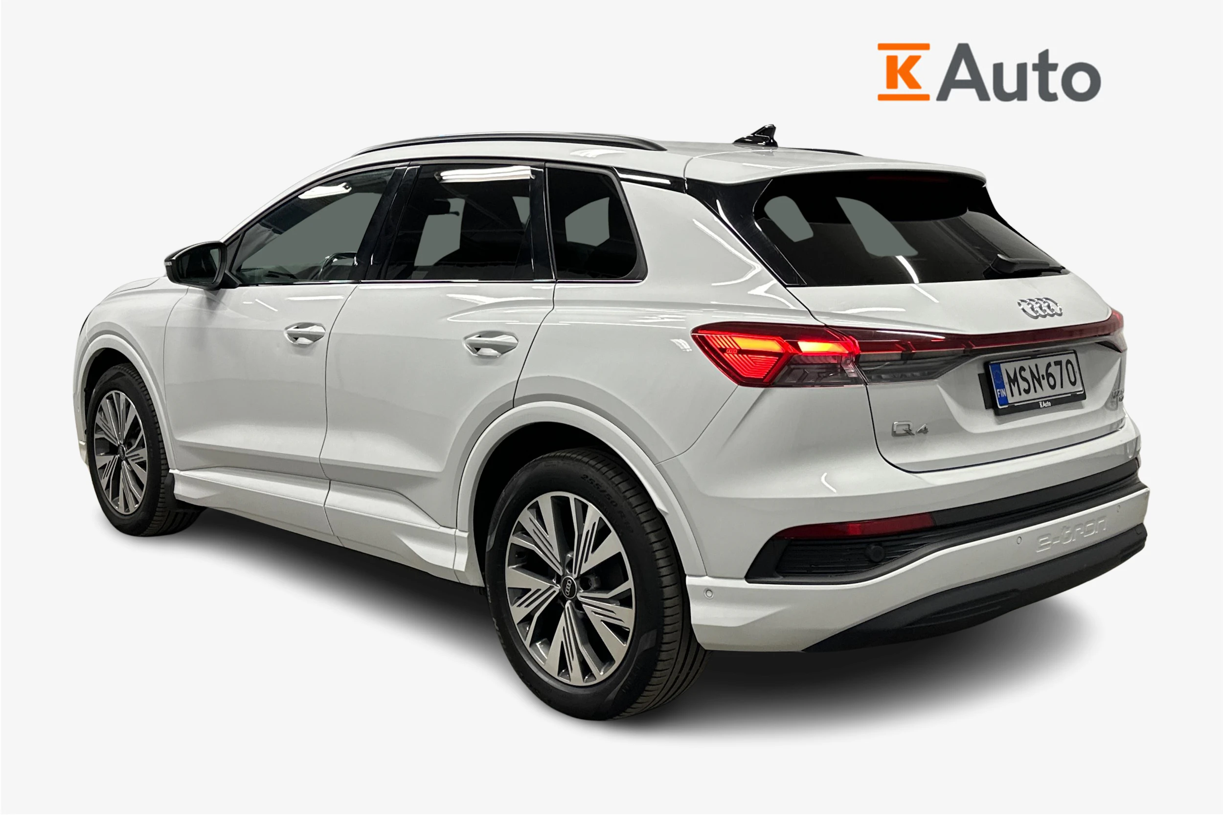 valkoinen Audi Q4 e-tron 2023 kuva 2.