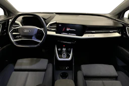 valkoinen Audi Q4 e-tron 2023 kuva 7.