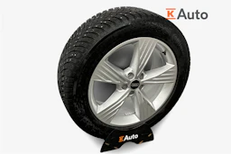 valkoinen Audi Q4 e-tron 2023 kuva 9.