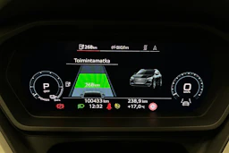 valkoinen Audi Q4 e-tron 2023 kuva 13.