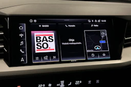 valkoinen Audi Q4 e-tron 2023 kuva 16.