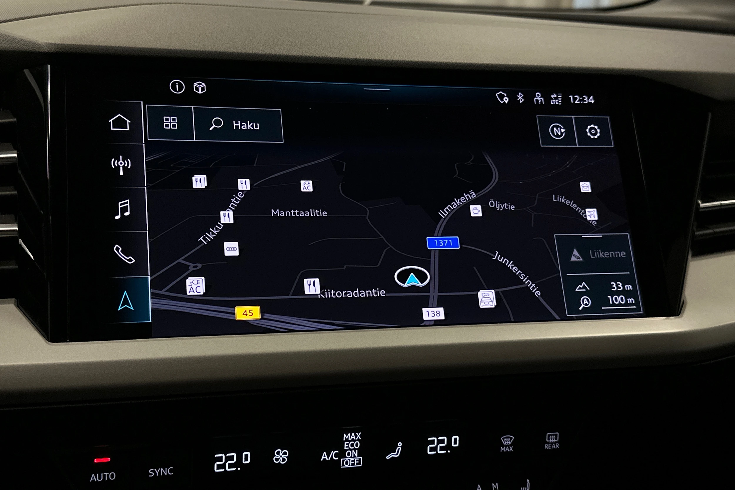 valkoinen Audi Q4 e-tron 2023 kuva 22.