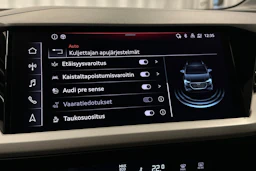 valkoinen Audi Q4 e-tron 2023 kuva 27.