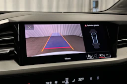 valkoinen Audi Q4 e-tron 2023 kuva 30.