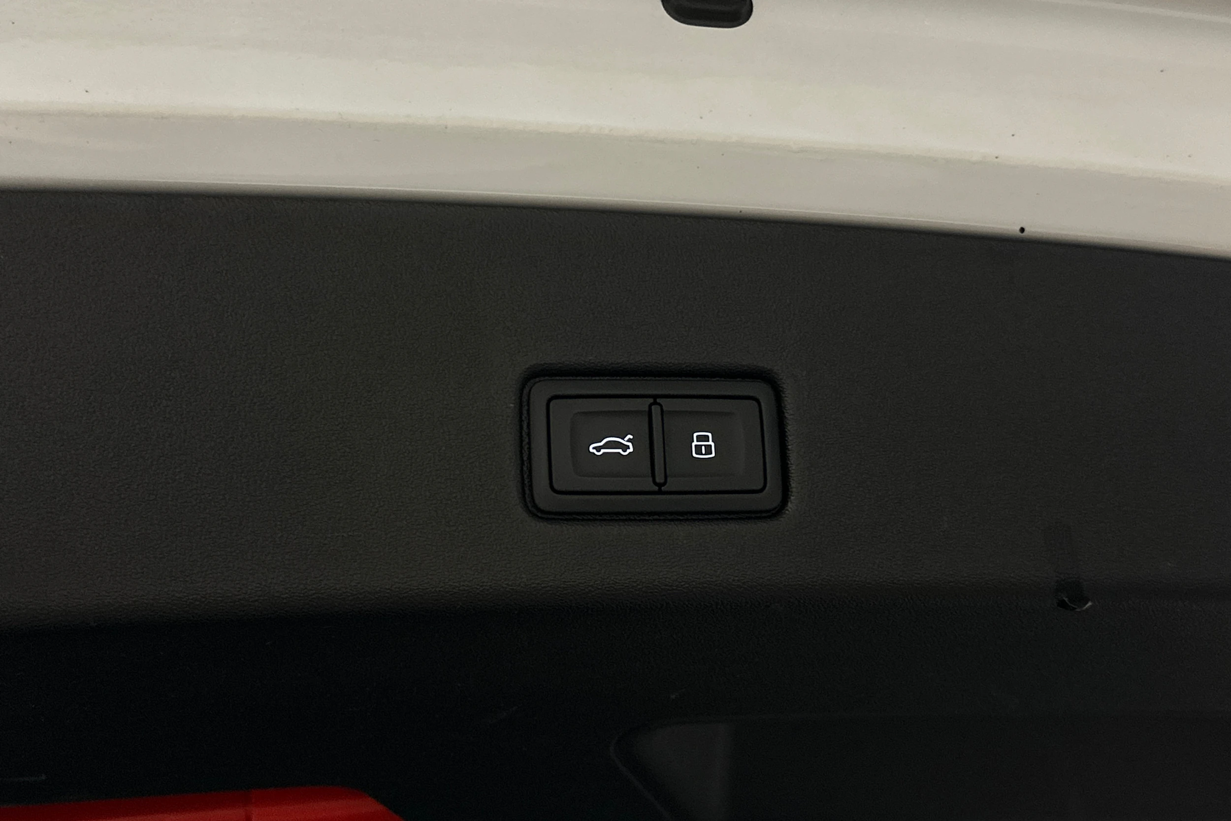 valkoinen Audi Q4 e-tron 2023 kuva 41.