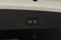valkoinen Audi Q4 e-tron 2023 kuva 41.