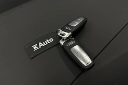 valkoinen Audi Q4 e-tron 2023 kuva 42.