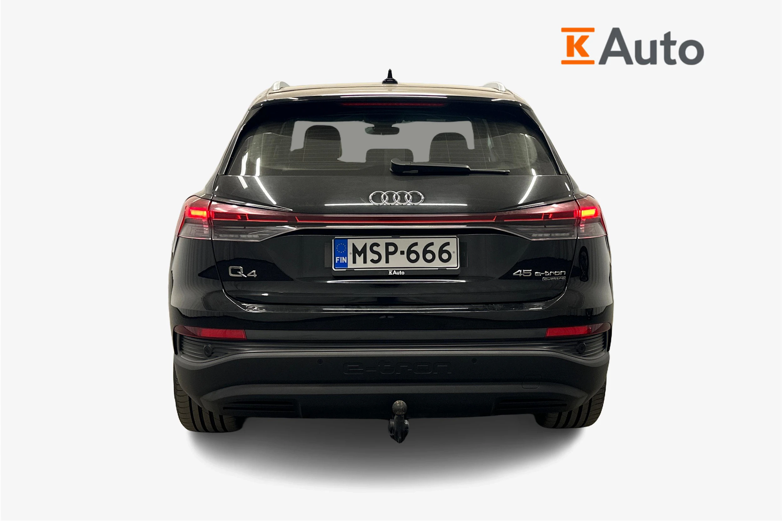 musta Audi Q4 e-tron 2023 kuva 3.
