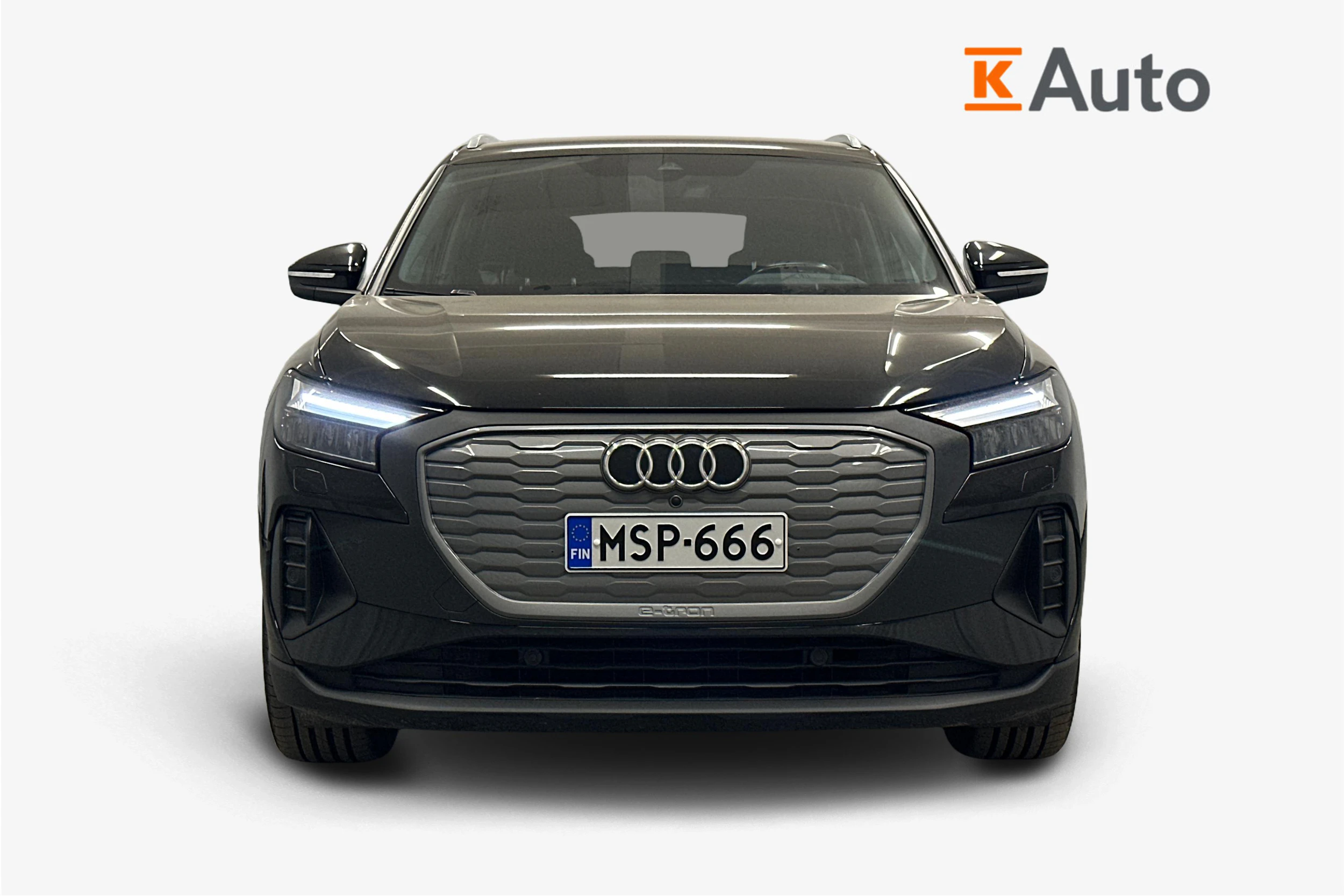 musta Audi Q4 e-tron 2023 kuva 4.