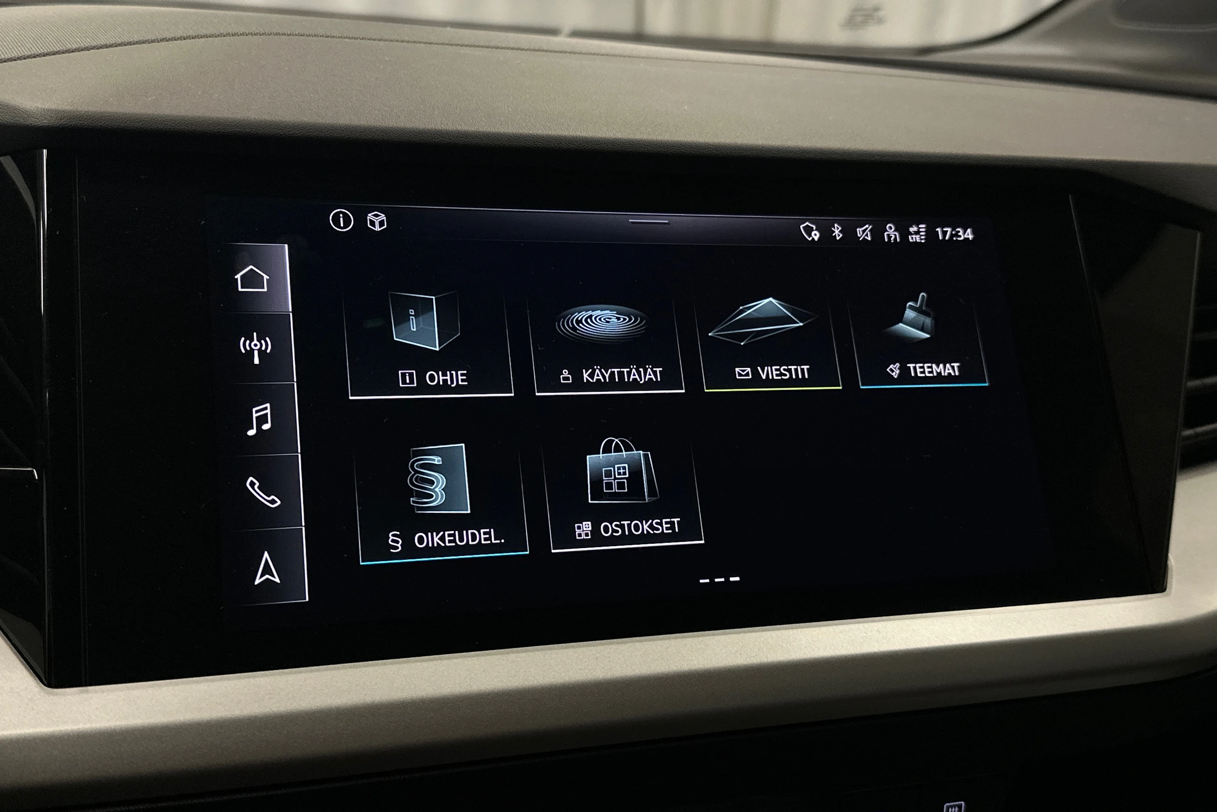 musta Audi Q4 e-tron 2023 kuva 17.