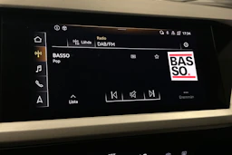 musta Audi Q4 e-tron 2023 kuva 18.