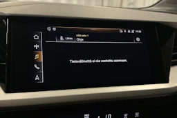 musta Audi Q4 e-tron 2023 kuva 19.