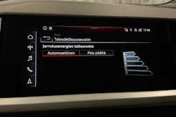 musta Audi Q4 e-tron 2023 kuva 22.