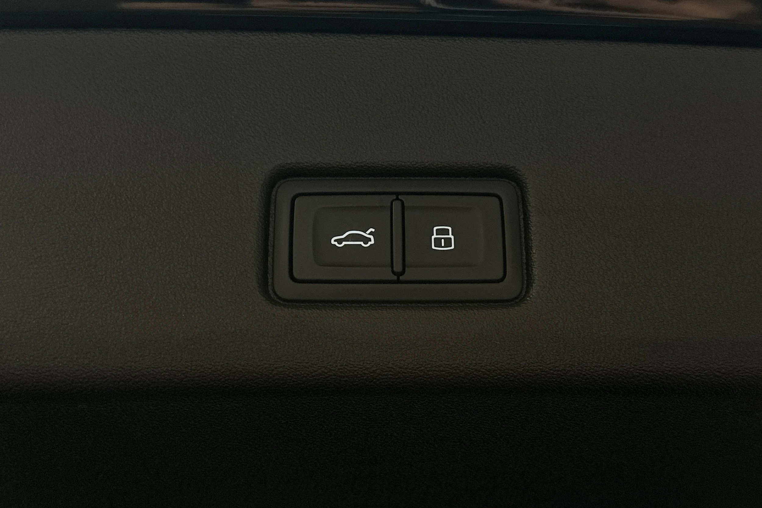 musta Audi Q4 e-tron 2023 kuva 35.