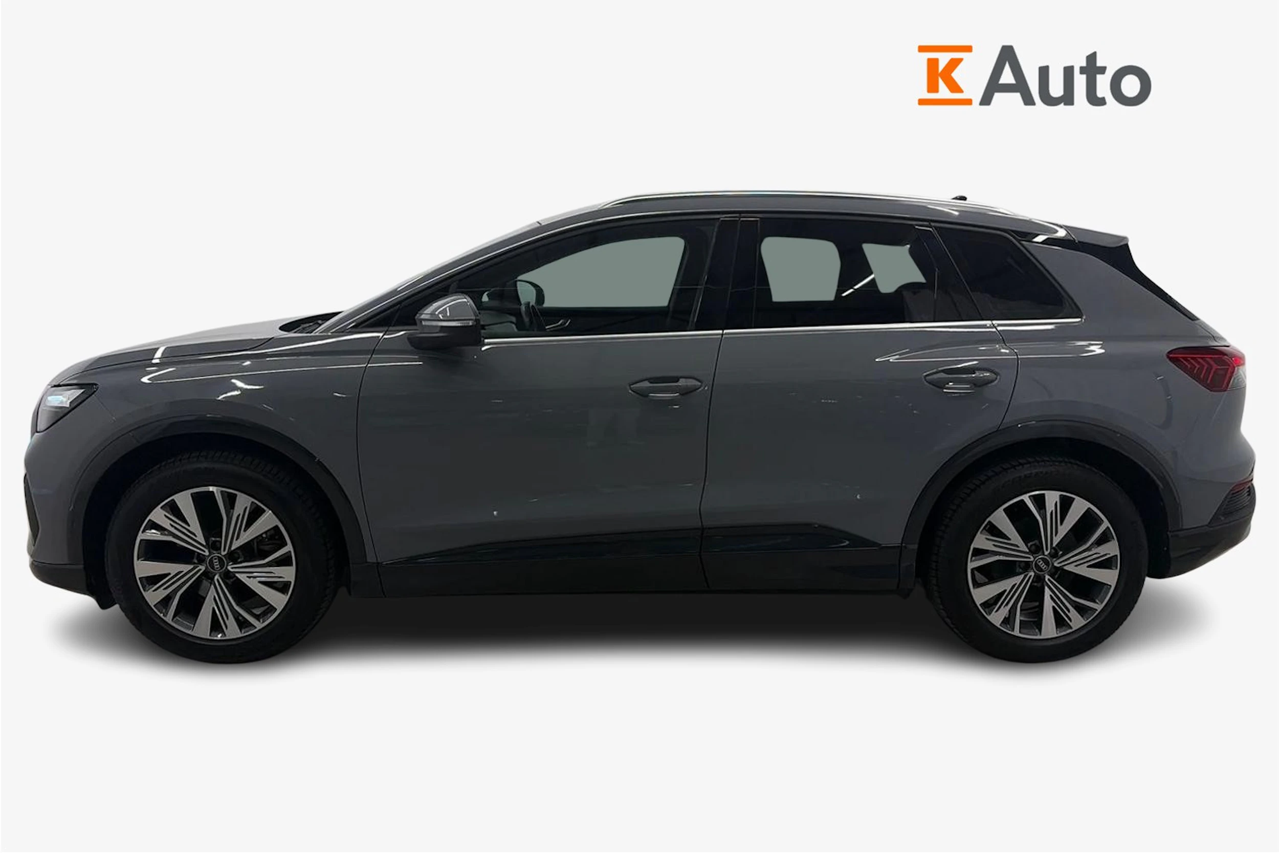 harmaa Audi Q4 e-tron 2023 kuva 5.
