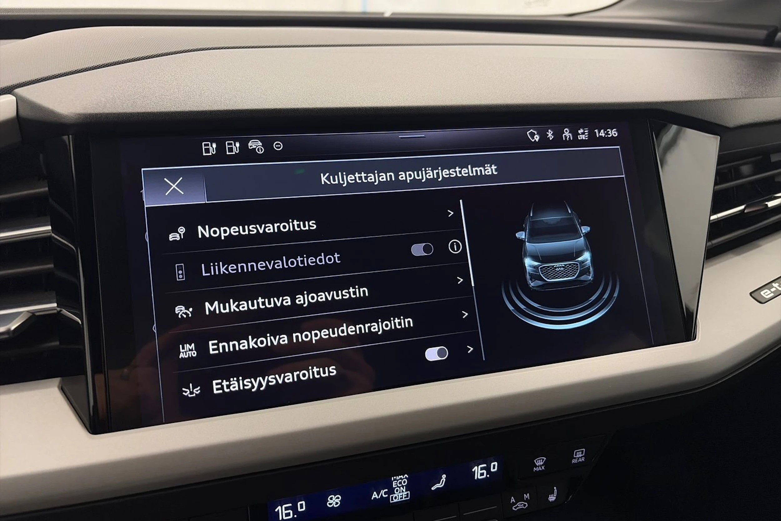 harmaa Audi Q4 e-tron 2023 kuva 17.