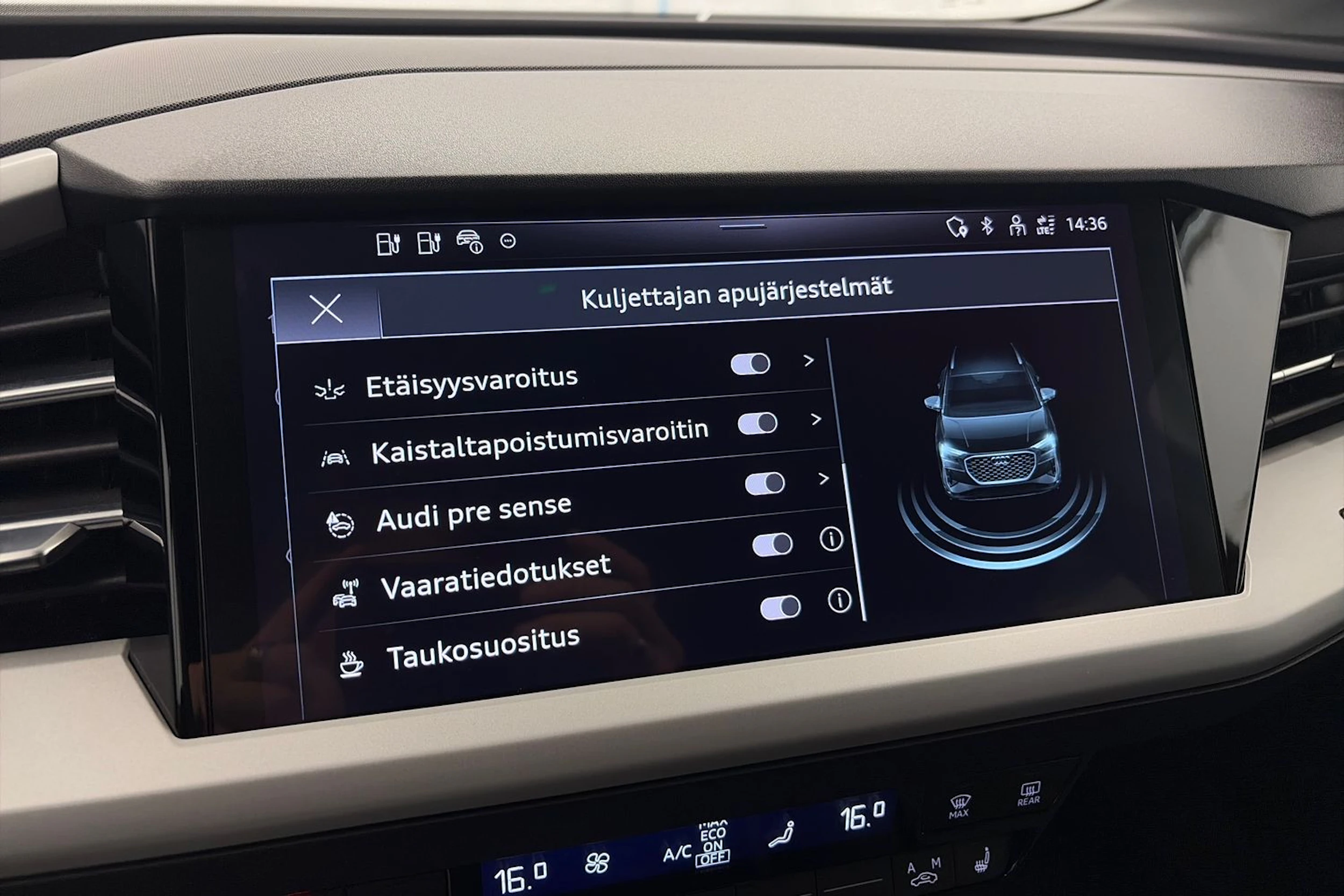 harmaa Audi Q4 e-tron 2023 kuva 18.