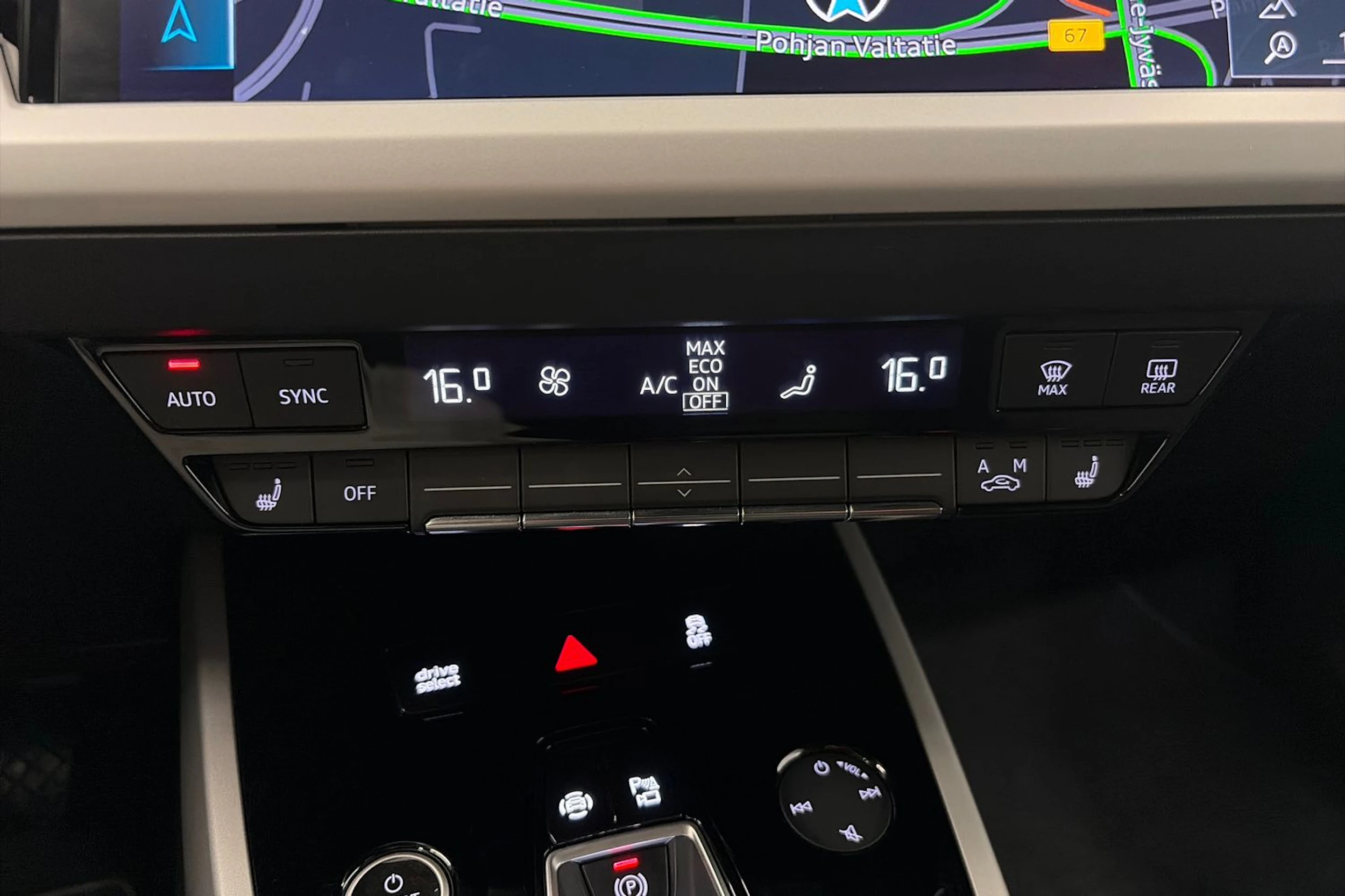 harmaa Audi Q4 e-tron 2023 kuva 23.