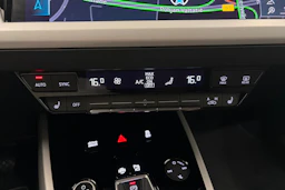 harmaa Audi Q4 e-tron 2023 kuva 23.