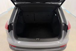 harmaa Audi Q4 e-tron 2023 kuva 28.
