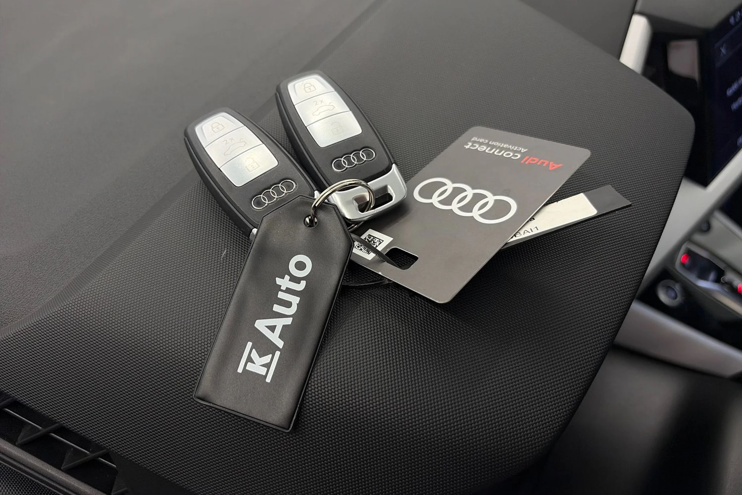 harmaa Audi Q4 e-tron 2023 kuva 33.