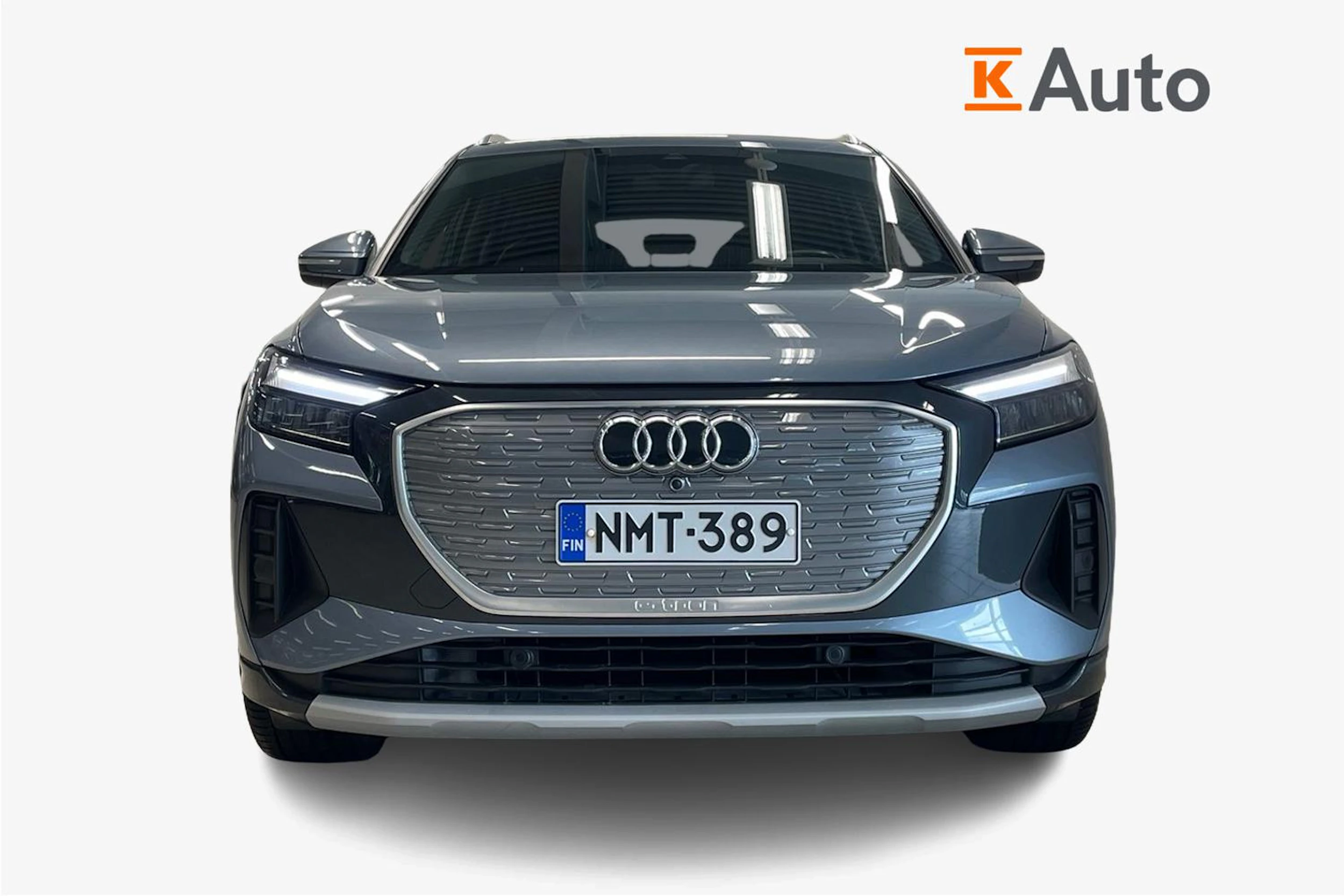 sininen Audi Q4 e-tron 2023 kuva 4.