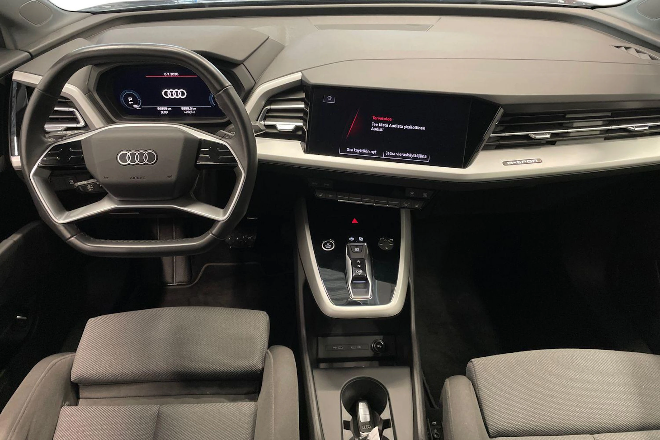 sininen Audi Q4 e-tron 2023 kuva 7.