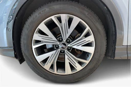 sininen Audi Q4 e-tron 2023 kuva 9.
