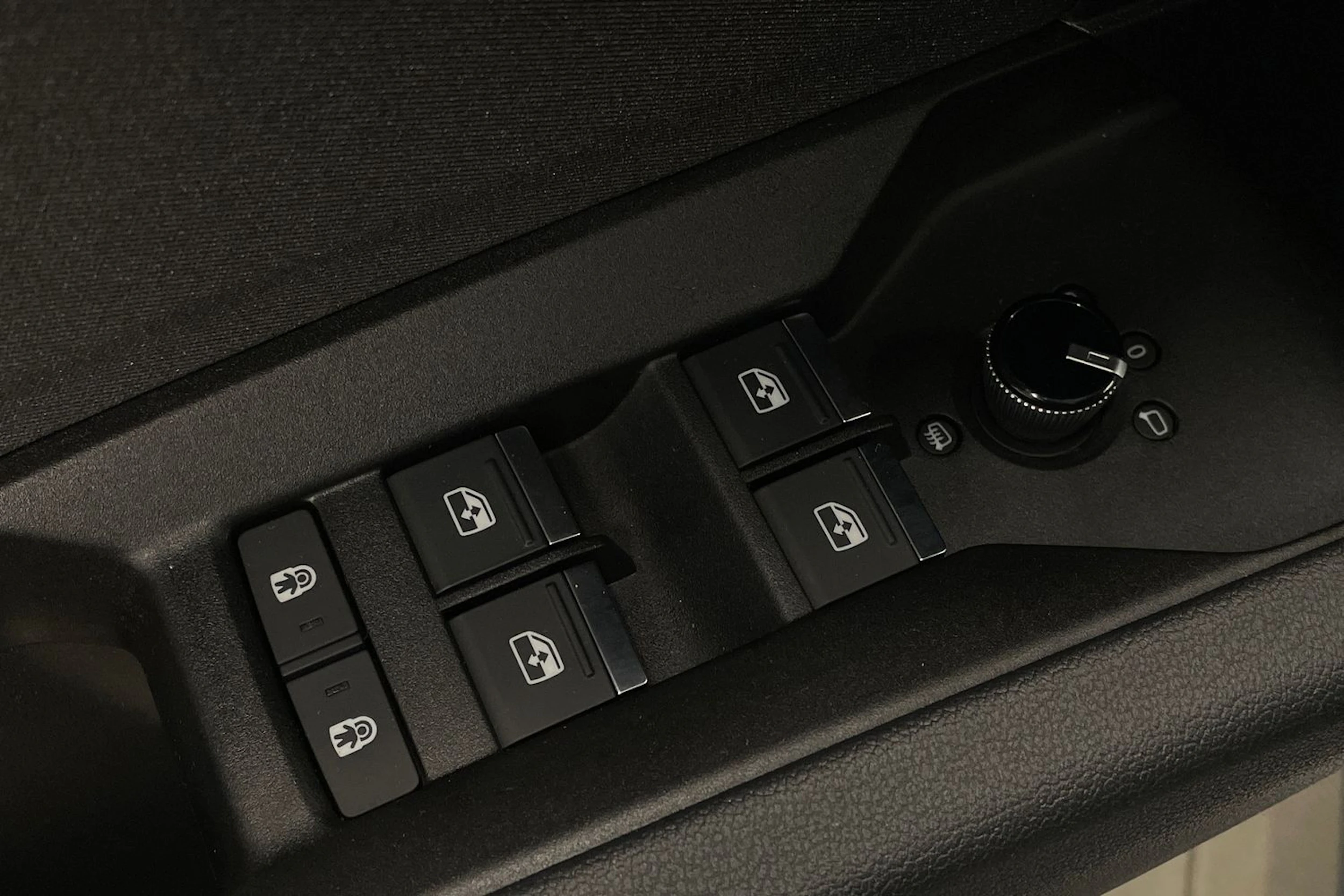 sininen Audi Q4 e-tron 2023 kuva 11.