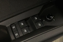 sininen Audi Q4 e-tron 2023 kuva 11.