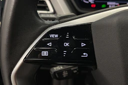 sininen Audi Q4 e-tron 2023 kuva 13.