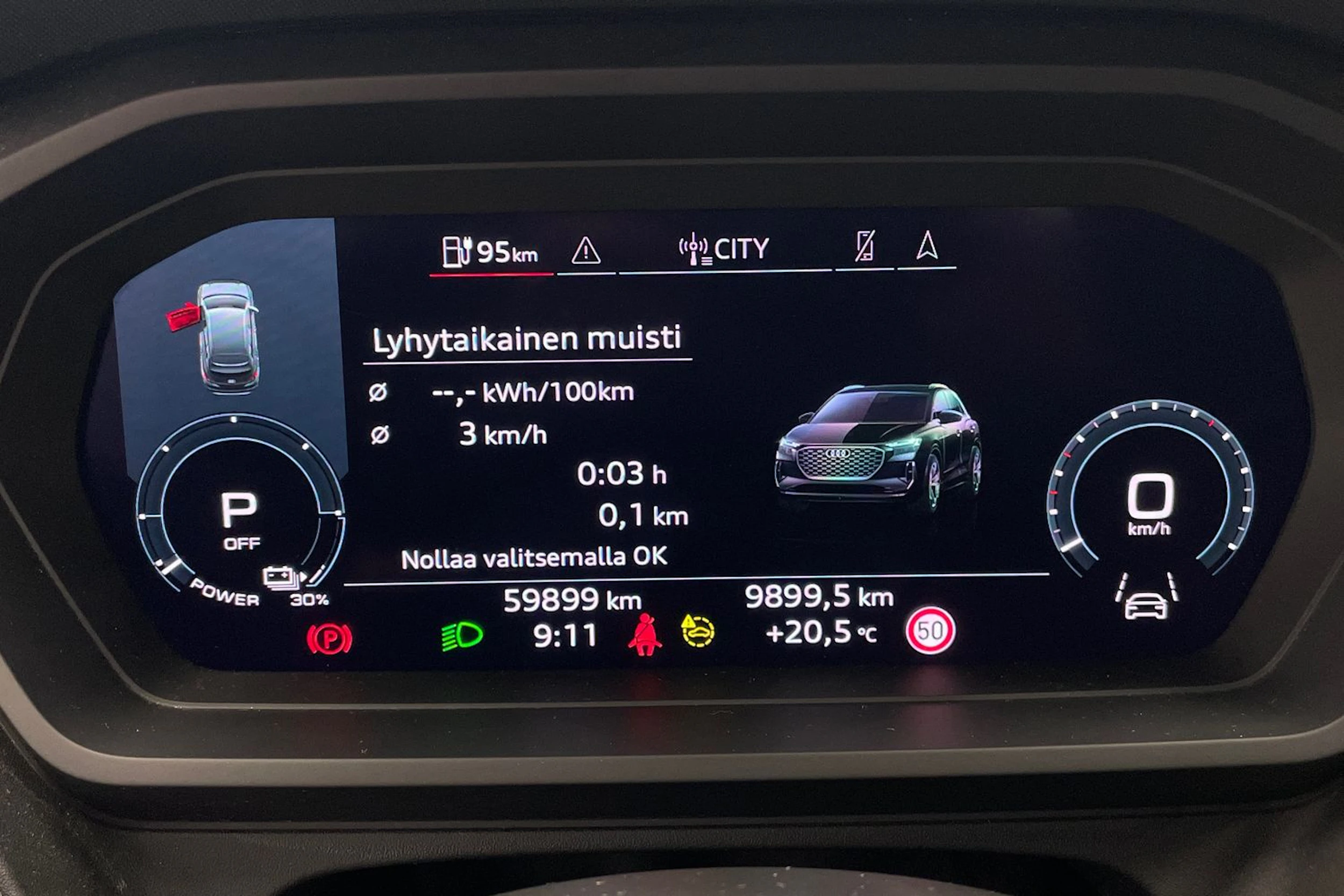 sininen Audi Q4 e-tron 2023 kuva 16.