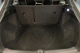 sininen Audi Q4 e-tron 2023 kuva 24.