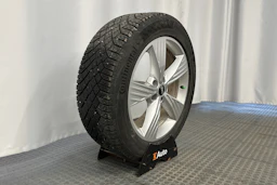 harmaa Audi Q4 e-tron 2023 kuva 13.