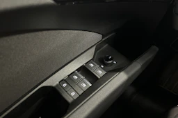 harmaa Audi Q4 e-tron 2023 kuva 19.