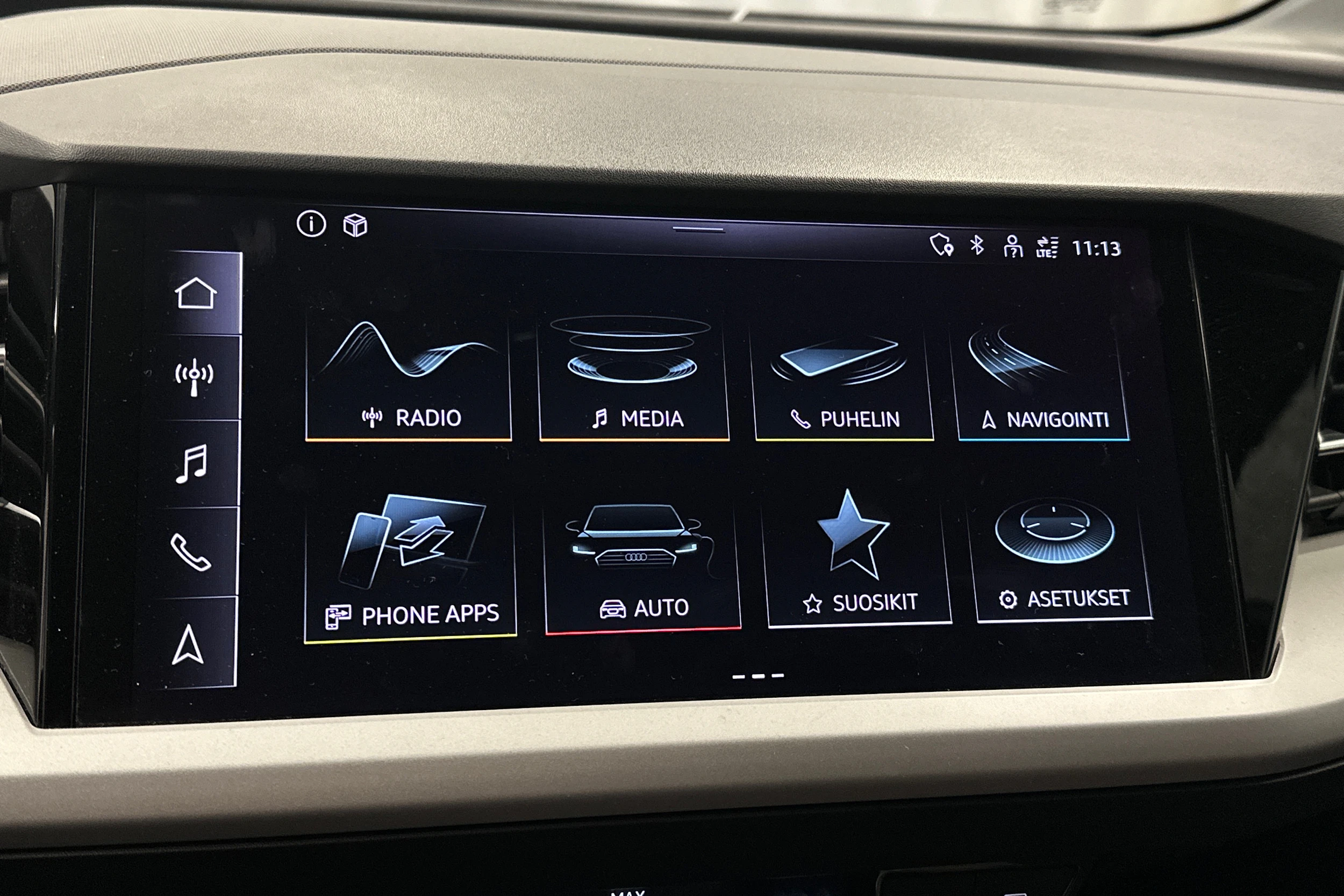 harmaa Audi Q4 e-tron 2023 kuva 21.