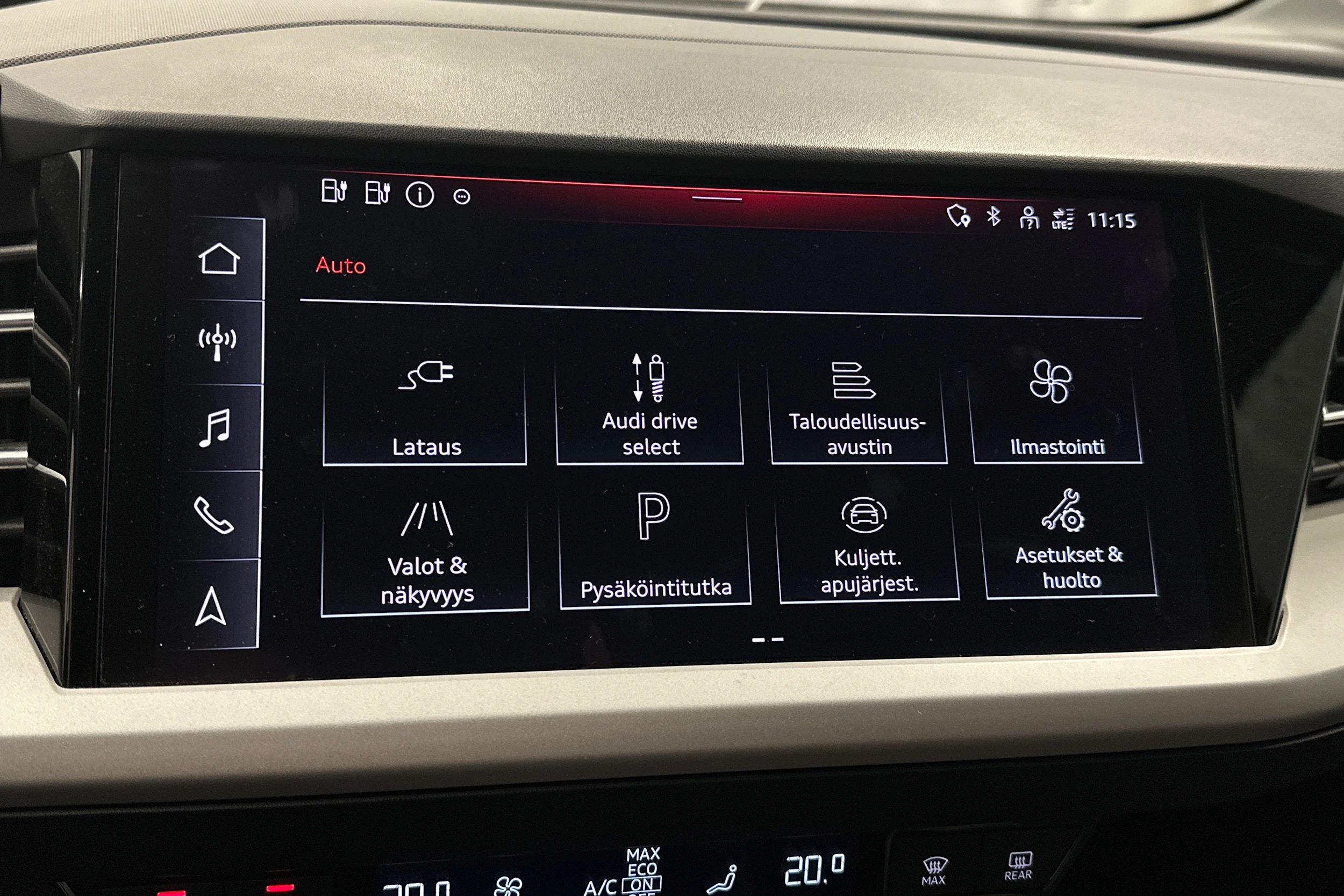 harmaa Audi Q4 e-tron 2023 kuva 28.