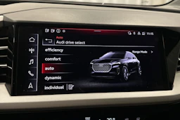 harmaa Audi Q4 e-tron 2023 kuva 30.