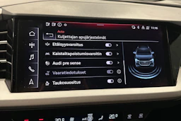 harmaa Audi Q4 e-tron 2023 kuva 34.