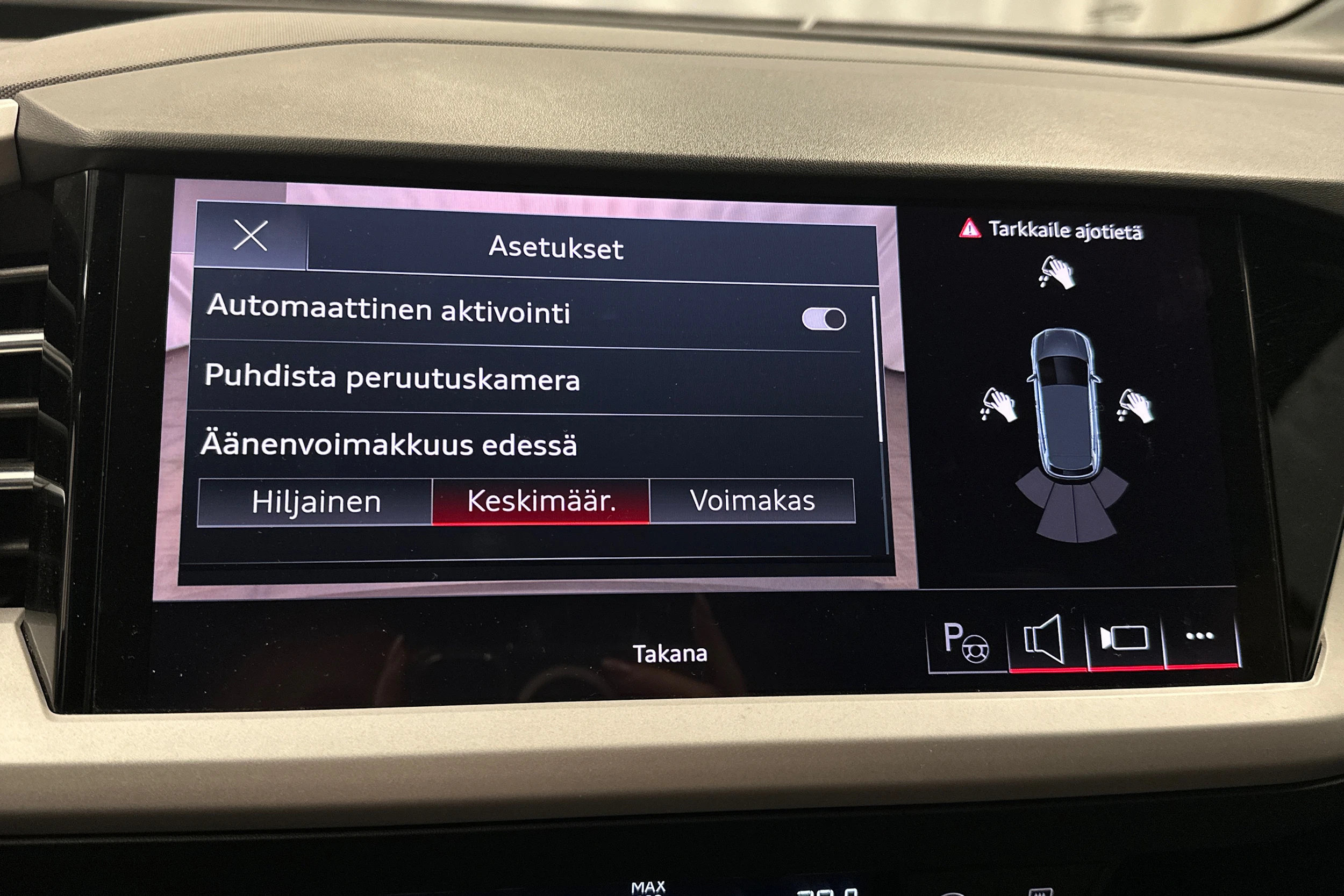 harmaa Audi Q4 e-tron 2023 kuva 37.