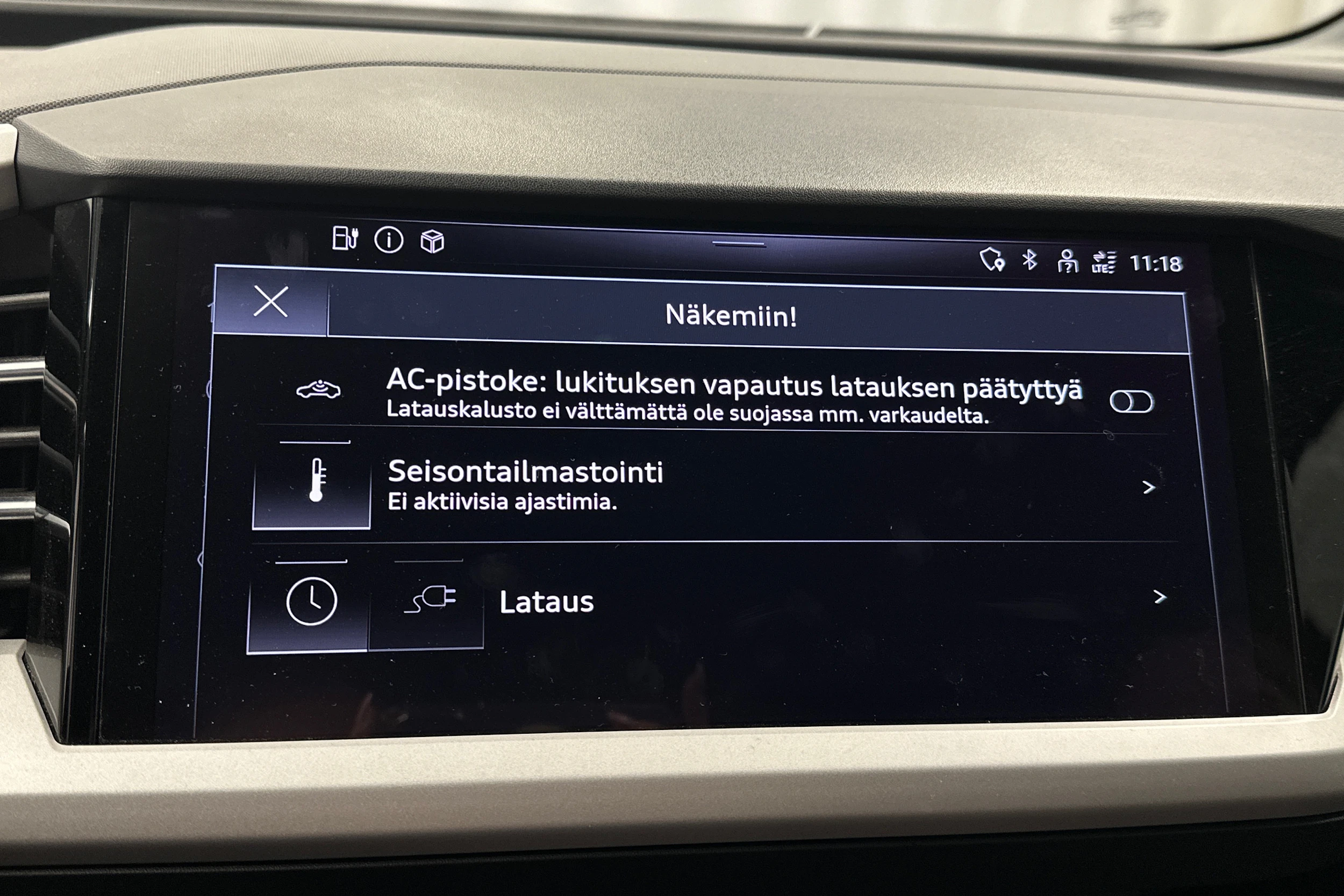 harmaa Audi Q4 e-tron 2023 kuva 38.