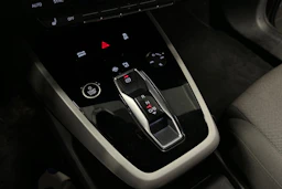 harmaa Audi Q4 e-tron 2023 kuva 40.