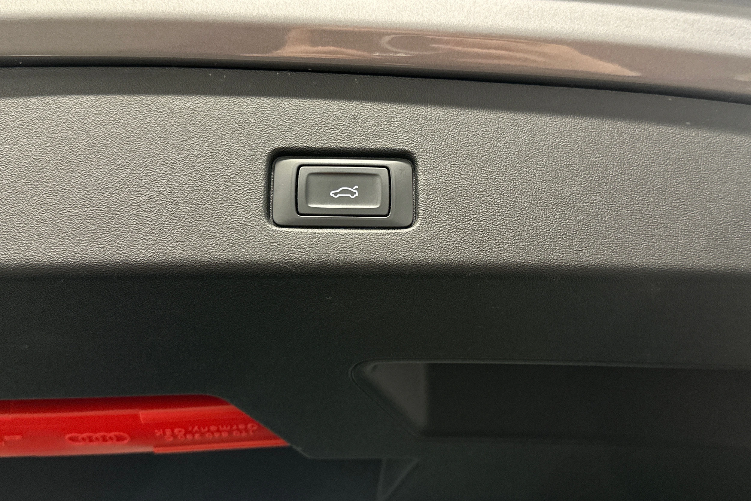harmaa Audi Q4 e-tron 2023 kuva 44.