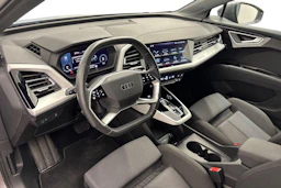 harmaa Audi Q4 e-tron 2023 kuva 6.