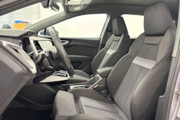 harmaa Audi Q4 e-tron 2023 kuva 11.